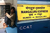 Passengers nab knife-wielding robbery suspect on Mumbai–Mangaluru Express